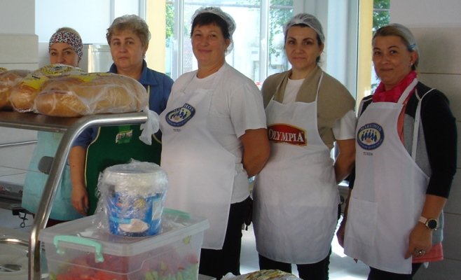 Marathon Vakfı Turda Şubesi 250 kişiye öğle yemeği veriyor