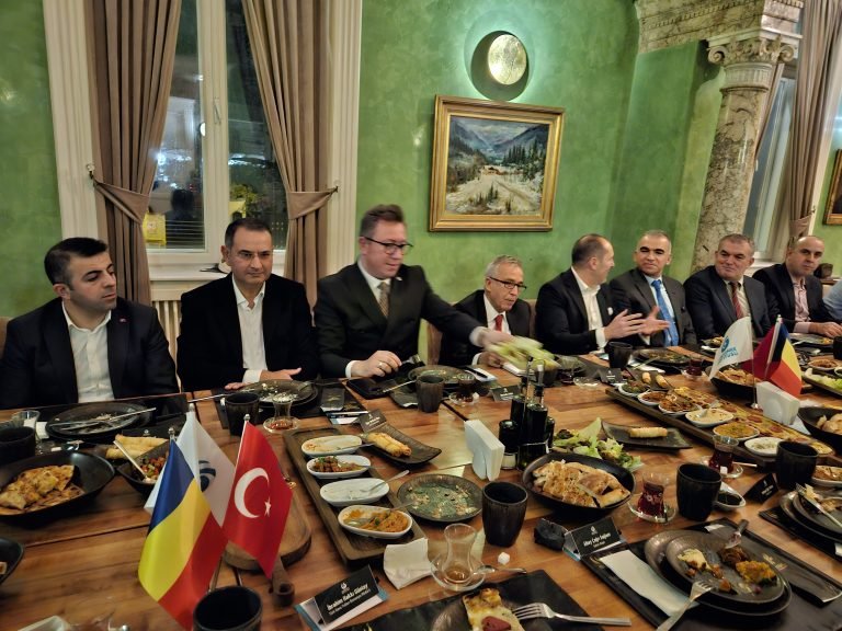 Medya Forumu katılımcıları Türk Toplumu temsilcileri ile buluştu