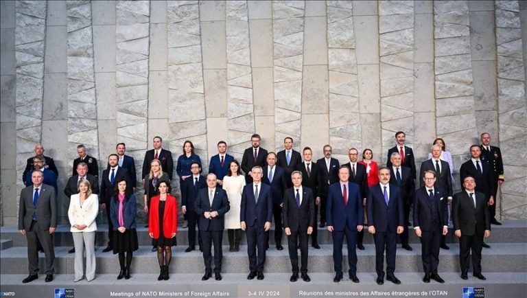 NATO, 75’inci yılına savunma harcamalarını artırma hedefi ve Trump korkusuyla girdi