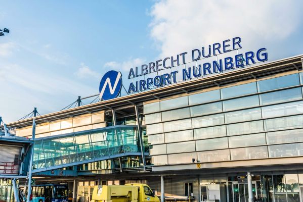 Nürnberg Havalimanı’nda Türkiye uçuşu öncesi kavga: 11 yolcu uçağa alınmadı