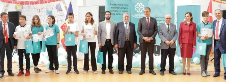 Ödüllerini Büyükelçi’nin elinden aldılar