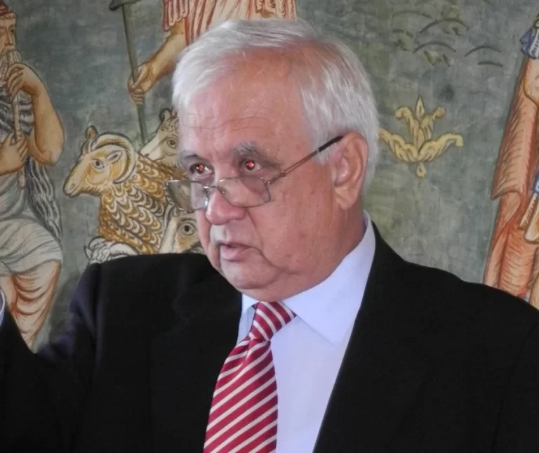 Prof. Dr. Tasin Gemil’den Ulusal Kemal Atatürk Koleji açıklaması