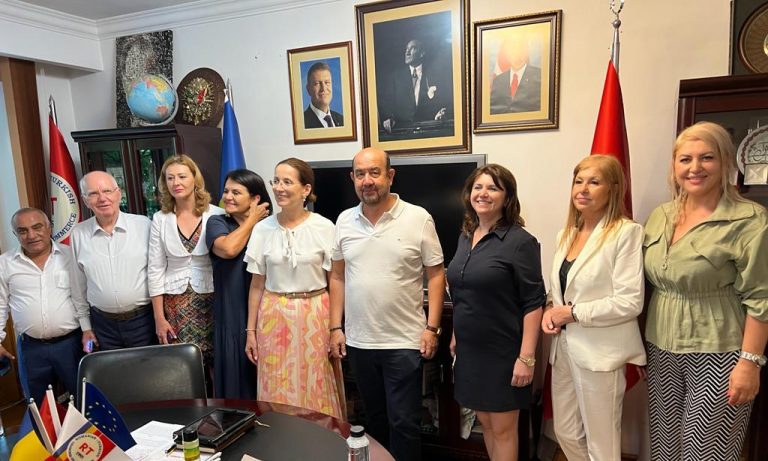 Romanya- Türkiye Ticaret ve Sanayi Odası Romen dostlar onuruna yaz resepsiyonu verdi