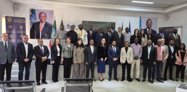 Romanya Habeşistan aşkı tazeleniyor