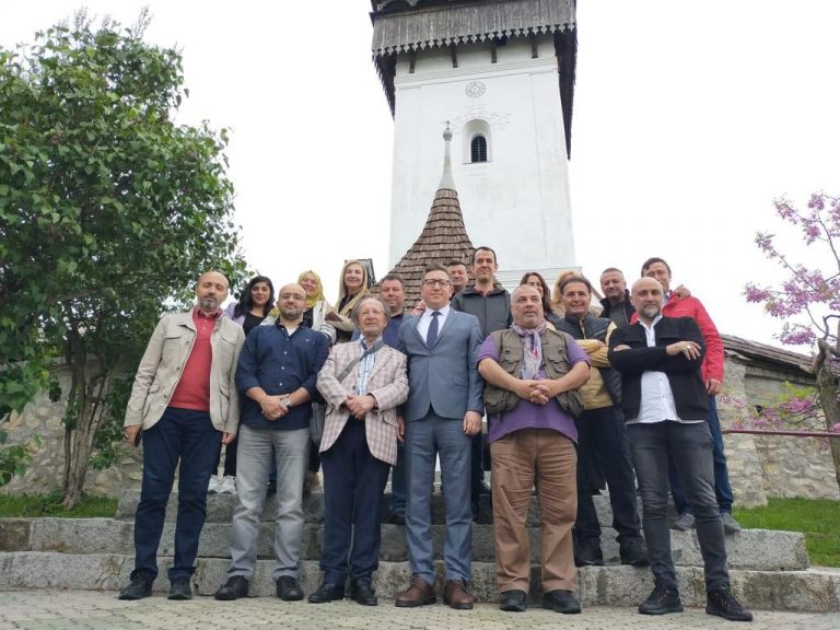 Rumen kiliselerindeki Türk halıları gün yüzüne çıkıyor