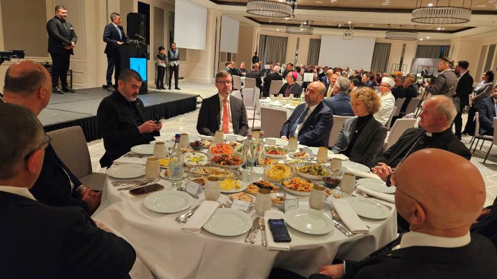 Romanya Müftülüğü İftar yemeği verdi