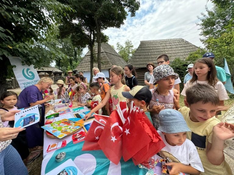 Romanya’da Köyde Türkiye Yaz Kampı Sona Erdi