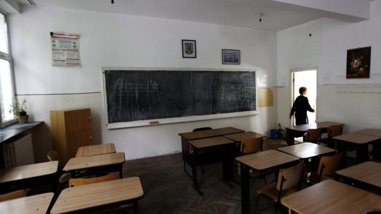 Romanya’da, öğretmenler kendi öğrencilerine özel ders veremeyecek
