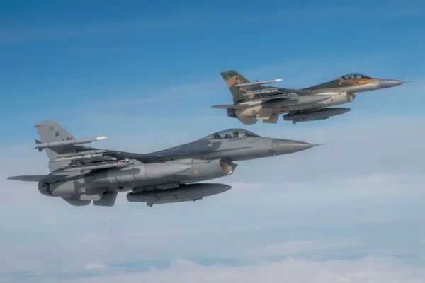 Romanya’da peş peşe İHA alarmı: F-16’lar havalandı