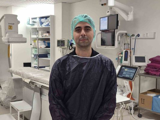 Romanyalı doktorlar kanser tedavisindeki yeni yöntemleri Türkiye’de öğrendi