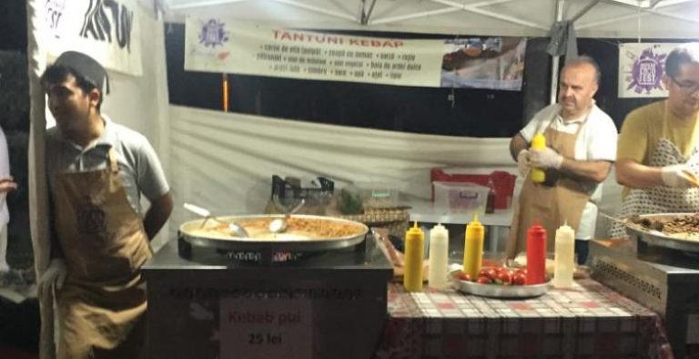 Rüşvet vermekten yargılanan Göktaş kebap çevirdi