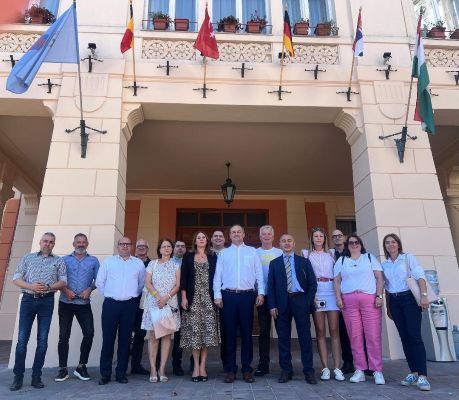Şahbaz, İstanbul’un ilçesi Fatih’in Müstakbel Kardeşi  Szekszárd’da