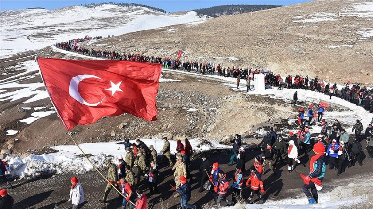 Sarıkamış şehitleri “Biz Hep Aynı İzdeyiz” sloganı ile anılıyor