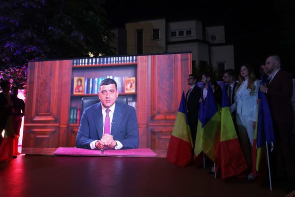 Simion kazanması halinde referandum sözü verdi