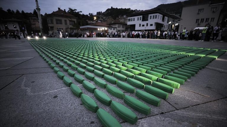 Srebrenitsa soykırımının 28. yılında Saraybosna’da anma etkinliği düzenlendi