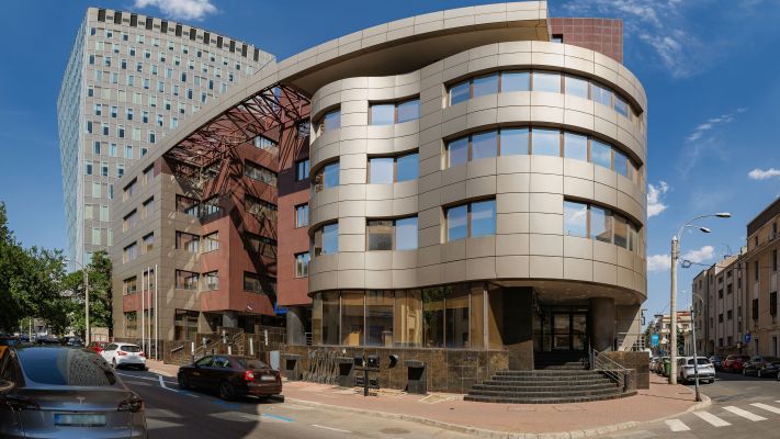 Süsli, Bükreş’te bir ofis binası daha satın alıyor