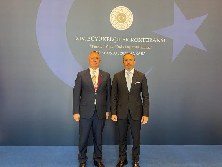 Süsli, Büyükelçiler Konferansı çerçevesinde düzenlenen panele katıldı