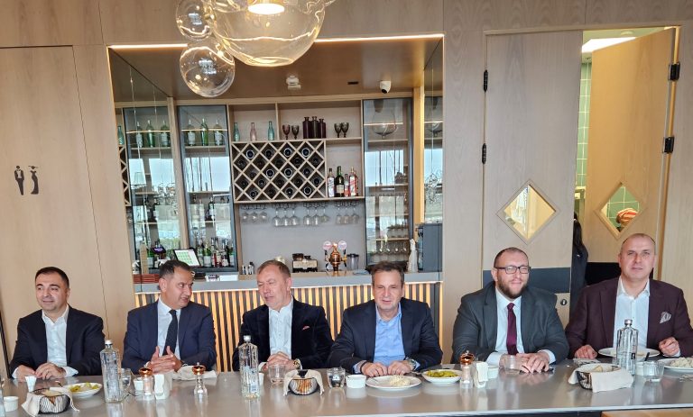 Süsli, Bükreş’te iş çevreleri ile buluştu