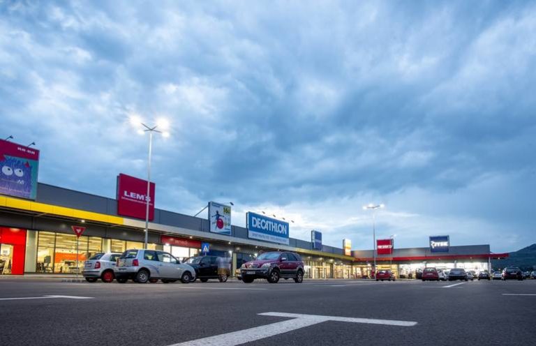 Süsli, Bistriţa Retail Park alış veriş merkezinin tamamını satın aldı