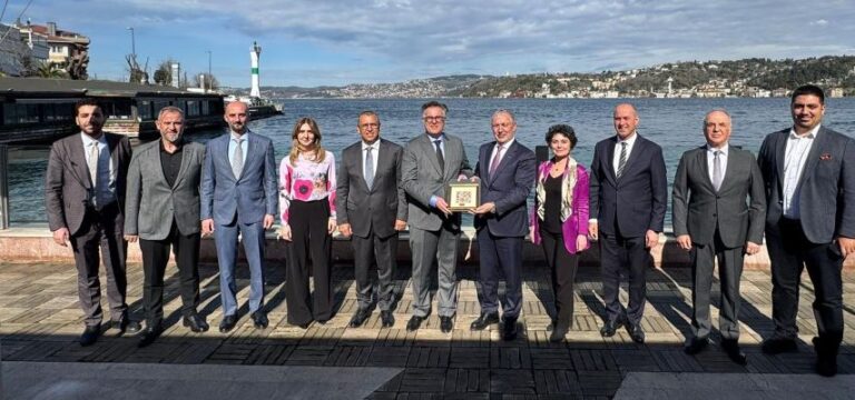 Süsli’den Büyükelçi Stefan Tinca’ya İstanbul’da Veda Yemeği