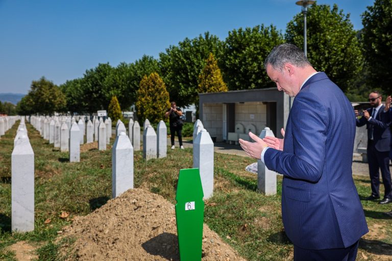 TİKA Srebrenitsa Şehitlerinin hatırasına sahip çıkıyor