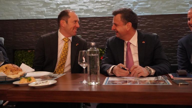 TİAD başkan adayı Tandoğan üyelere yemek verdi