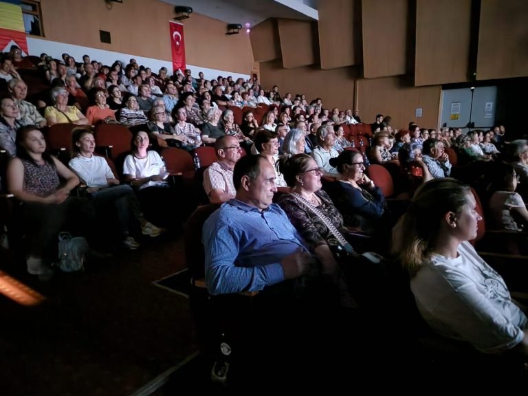 Türk Dili Günü ve Türk Filmi Gösterimi
