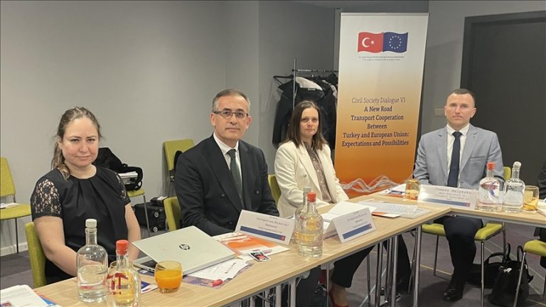 Türk taşımacılar Bulgaristan’a geçişteki sorunları AB ile çözmek istiyor