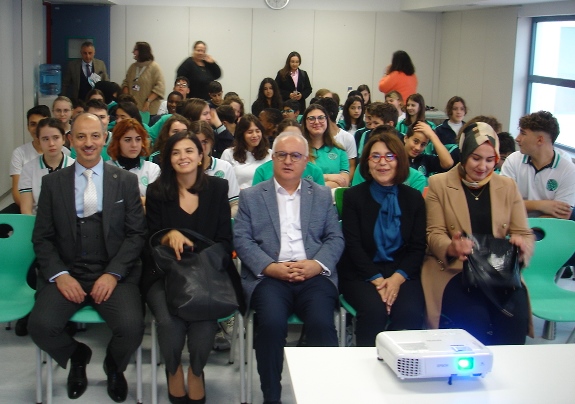 Türkiye Bursları Bükreş’te tanıtıldı