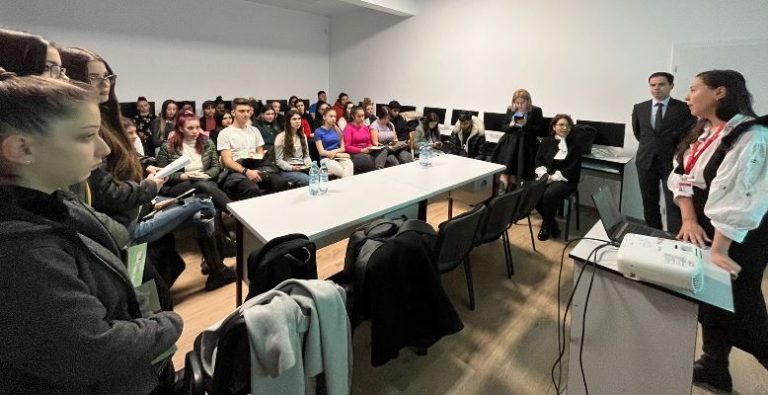 Türkiye Bursları Köstence’de tanıtıldı