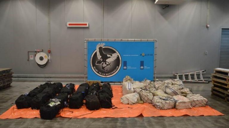 Türkiye’den gönderilen konteynerde 1 ton 124 kilo kokain bulundu