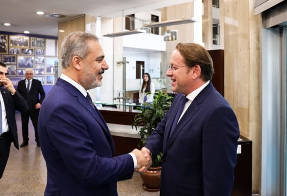 Türkiye’den iki aşamalı vize talebi