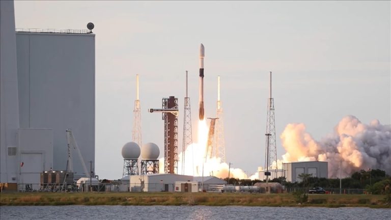 Türkiye’nin ilk yerli üretim haberleşme uydusu, uzaya fırlatıldı