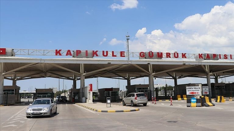 Türkiye’ye girişte test zorunluluğu kalktı