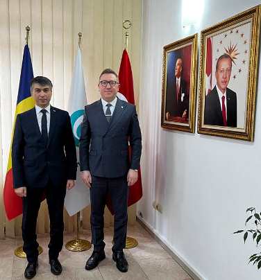 Türkmenistan Büyükelçisi Yunus Emre Enstitüsü’nü ziyaret etti