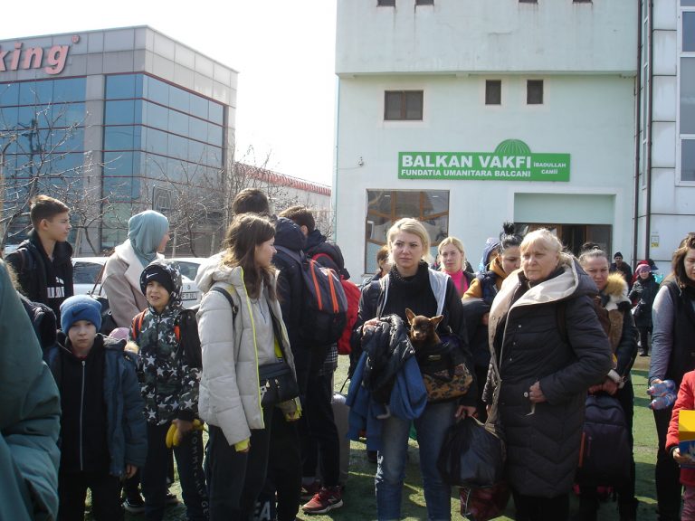 Ukrayna’dan Bükreş’e gelen iki kız kardeş hastaneye kaldırıldı