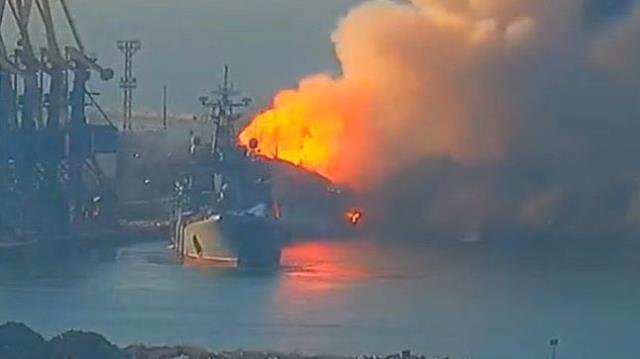 ‘Ukrayna’nın vurduğu Rus gemisinden 54 kişiyi Türk gemisi kurtardı’