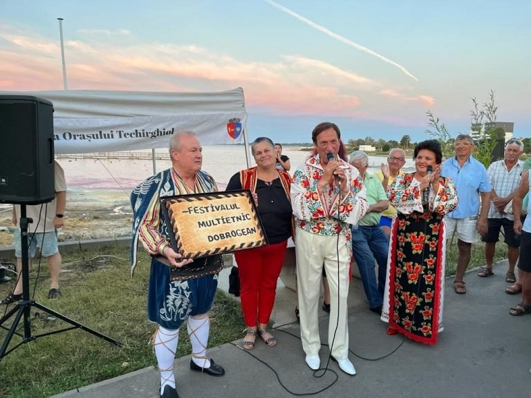 YAFEM Romanya’da ayakta alkışlandı