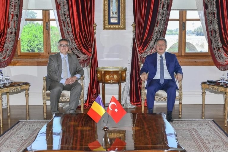 Romanya’nın Ankara Büyükelçisi Adana Valisi’ni ziyaret etti