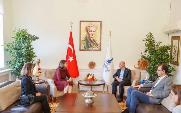İzmir Büyükşehir Belediye Başkanı Tunç Soyer, Romanya’nın İzmir Başkonsolosu Mioara Stefan’ı makamında ağırladı