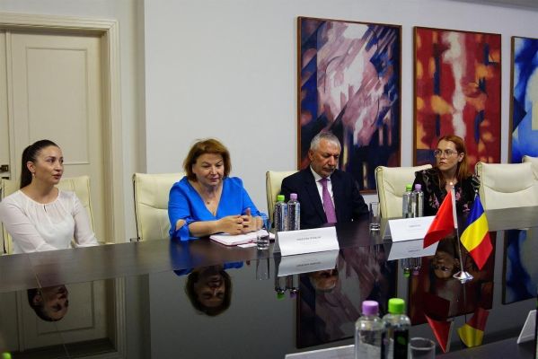 Süsli: Arnavutluk-Romanya iş birliği Köstence’de güçleniyor