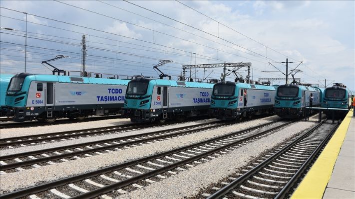 Yerli lokomotif ilk seferini tamamladı