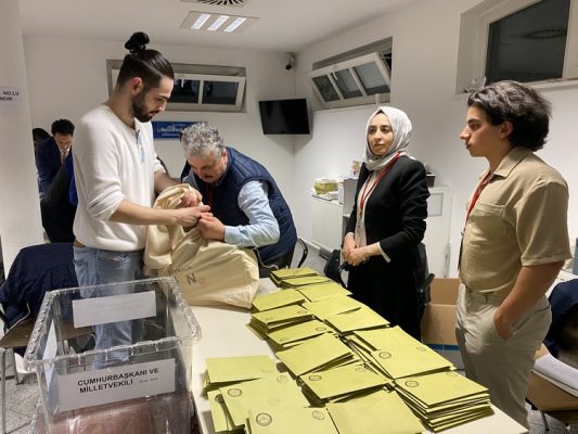 Yurt dışında seçime katılım oranı yüzde 53,18 oldu