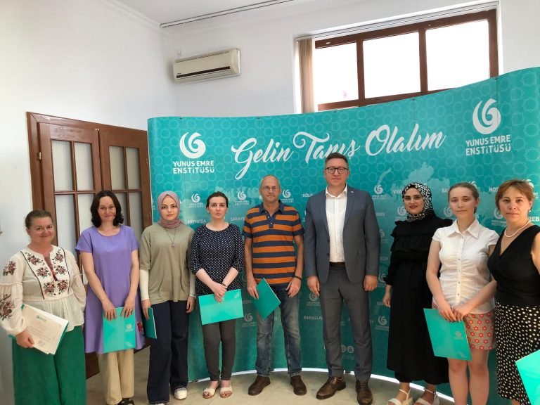 Kaligrafi Kursu’nu tamamlayanlara sertifikaları verildi