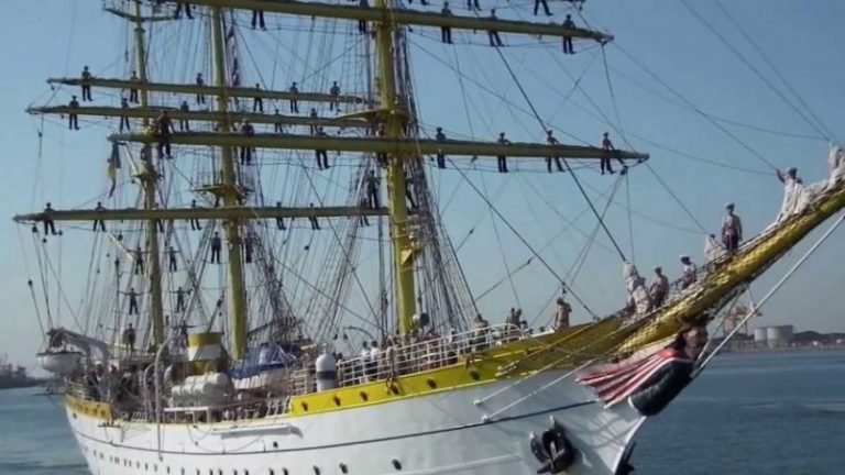 Mircea okul gemisi İzmir limanında konaklayacak