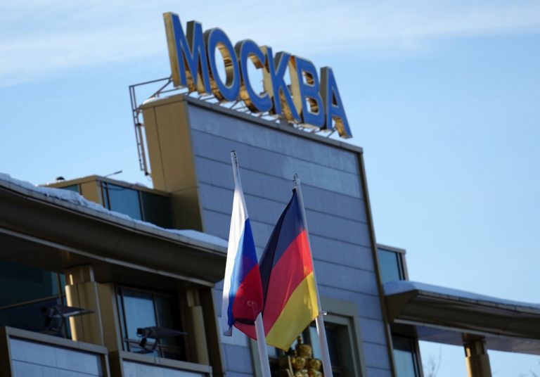 Moskova ve Bükreş birbirlerine karşı hava sahalarını kapattı