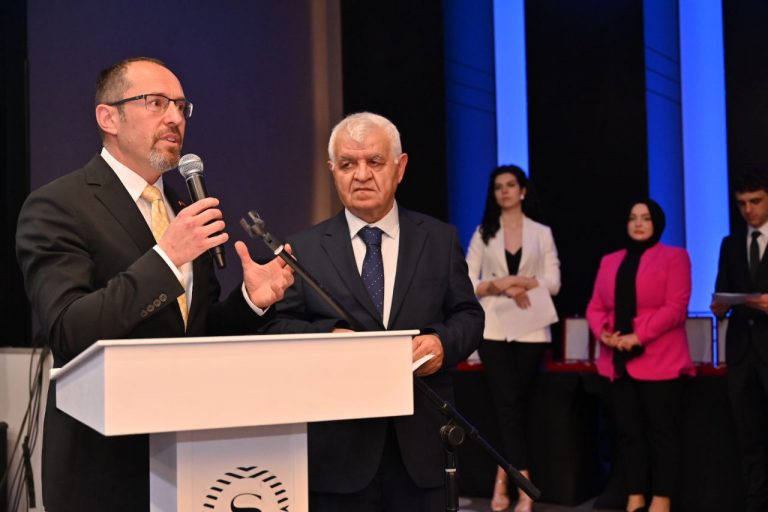 1 Dakikada Gazete Balkan 18. Yıl Kutlaması