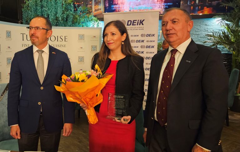 Süsli’den Ticaret Müşaviri Gürcan’a veda yemeği