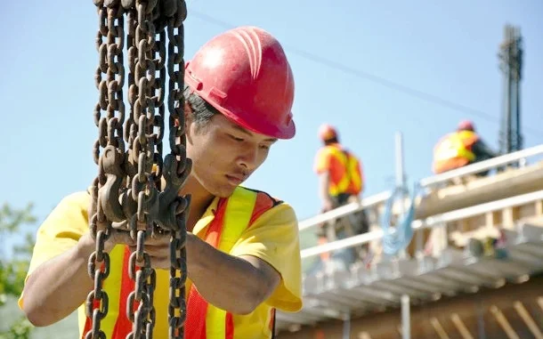 Yabancı işçi kotası azaltıldı